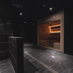 Sauna, tina de hidromasaje, baño de vapor y aguas termales