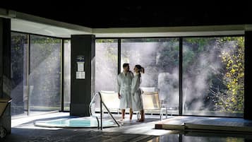 Indoor pool, pool loungers