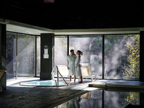 Indoor pool, pool loungers
