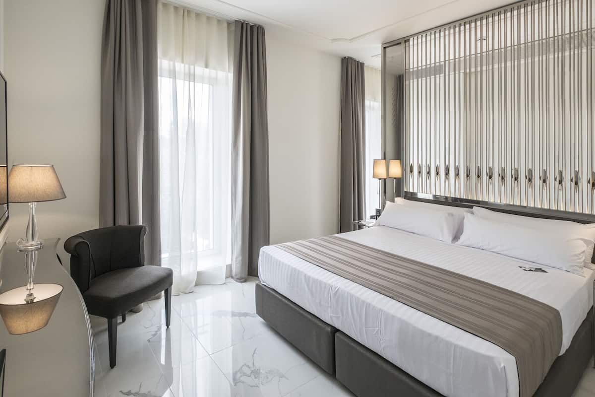 premium bedding, in-room safe, desk, blackout curtains
