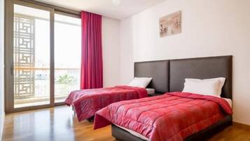 Iron/ironing board, free WiFi