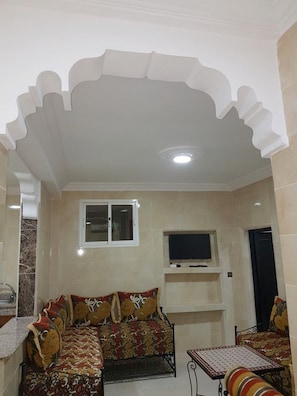 Studio (G4) | Living area | Flat-screen TV - Villa Ziad (Marrakech)