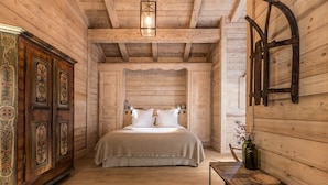 In-room safe, desk, free cots/infant beds, free WiFi - Le Cerf Amoureux Chalet Privé & Spa (Sallanches)