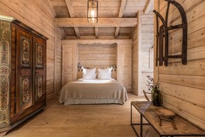 Brankas, meja kerja, tempat tidur bayi gratis, dan Wi-Fi gratis