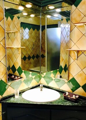 Bathroom sink - Hotel Lafayette (Tunis)