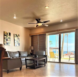 Condo, 2 Bedrooms | Living room