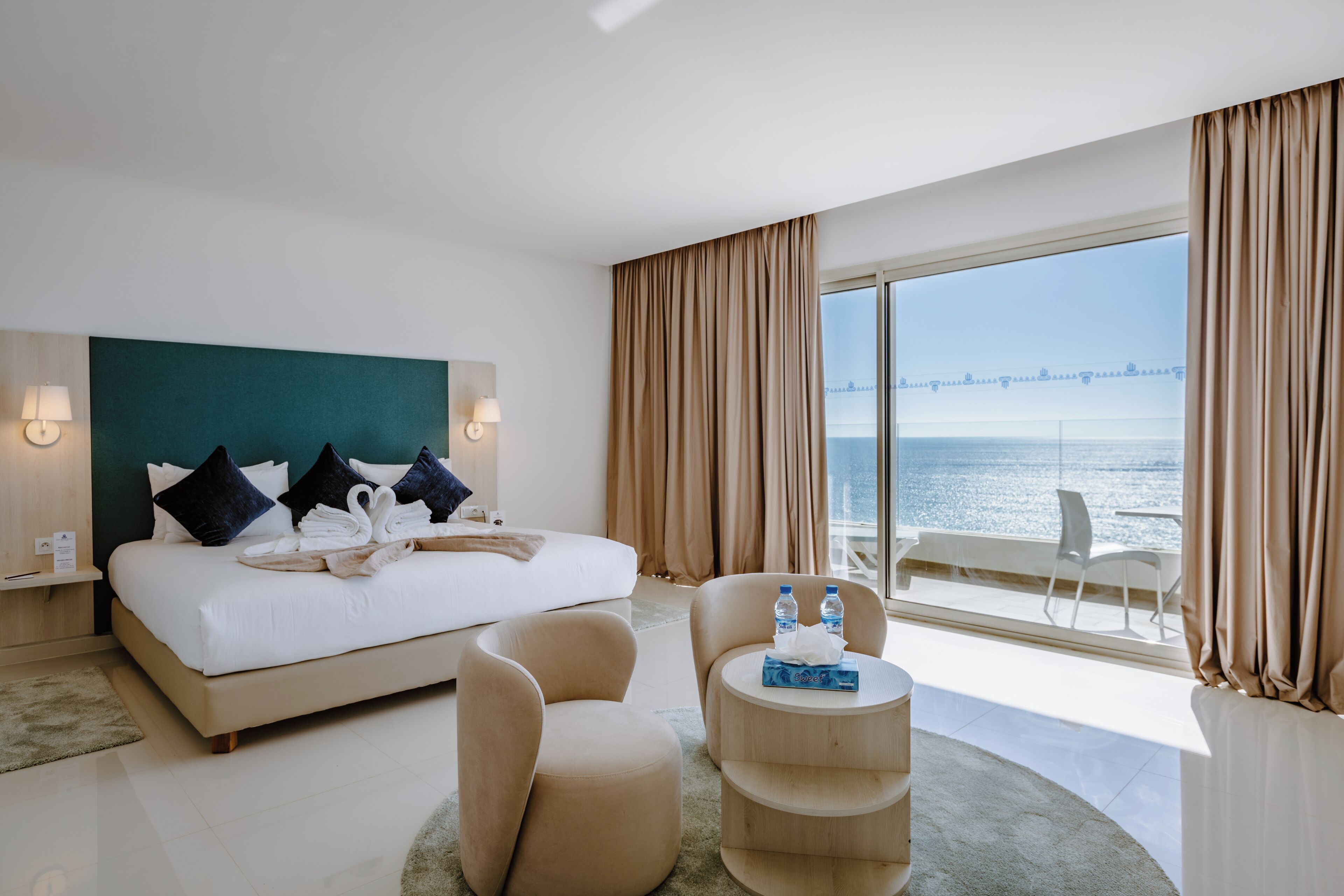 Individually furnished, soundproofing, free WiFi, bed sheets