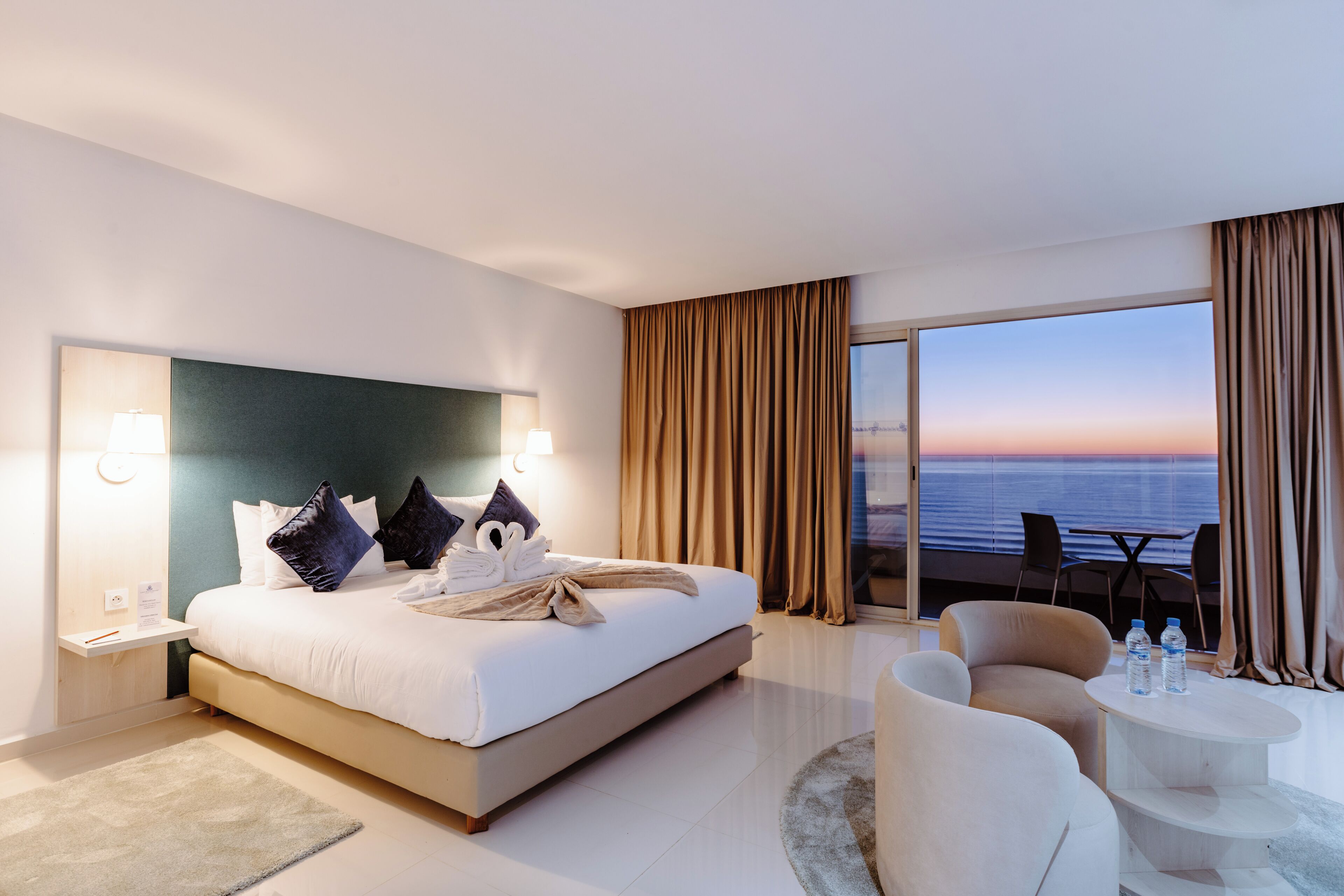 Sistema de insonorización, wifi gratis y muebles diferentes 