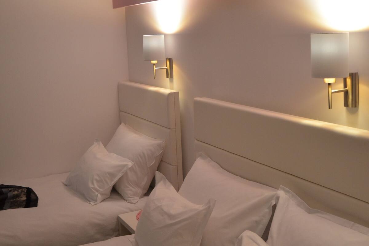 Habitación triple Deluxe | Servicios de la habitación