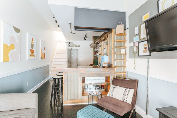 Luxury Room, Ensuite (The Storefront) | Lounge