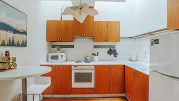Kamar Mewah, ensuite (The Storefront) | Dapur bersama