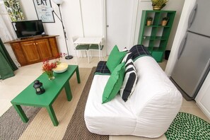 Apartment, 1 Queen Bed with Sofa bed, Kitchenette | Living room