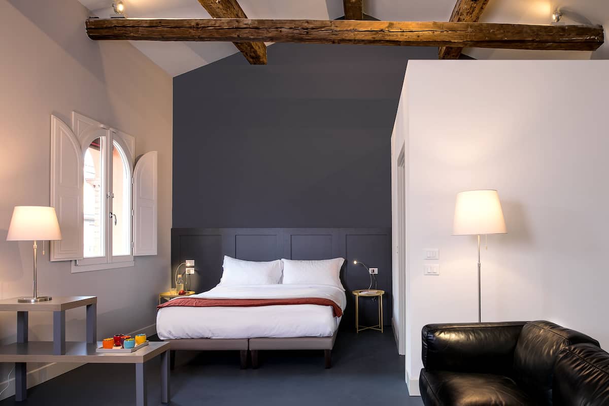 Luxury Suite | 1 bedroom, premium bedding, down comforters, in-room safe