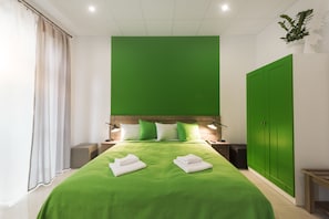 Quarto casal ou duplo conforto, banheiro privativo | Roupas de cama premium, ferros/tábuas de passar roupa, Wi-Fi de cortesia
