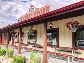 Reception - Fort Whaley Campground (Whaleyville)