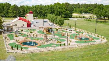 Mini-golf