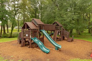 Children’s play area – outdoor - Fort Whaley Campground (Whaleyville)