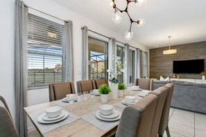 Veranda Palms Resort 8 Bedroom Vacation Home with Pool (1722) | Dining room