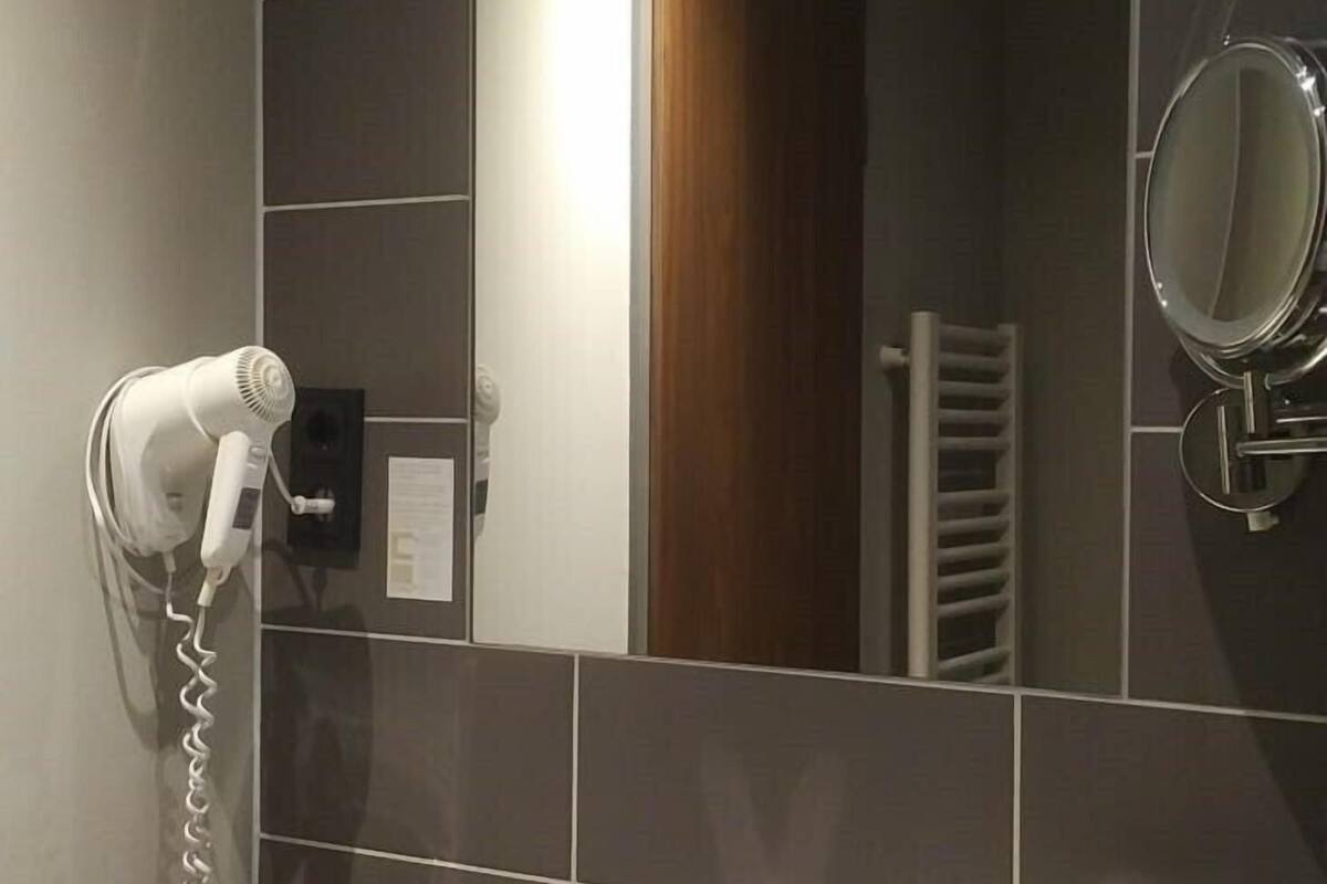 shower, free toiletries, hair dryer, bathrobes