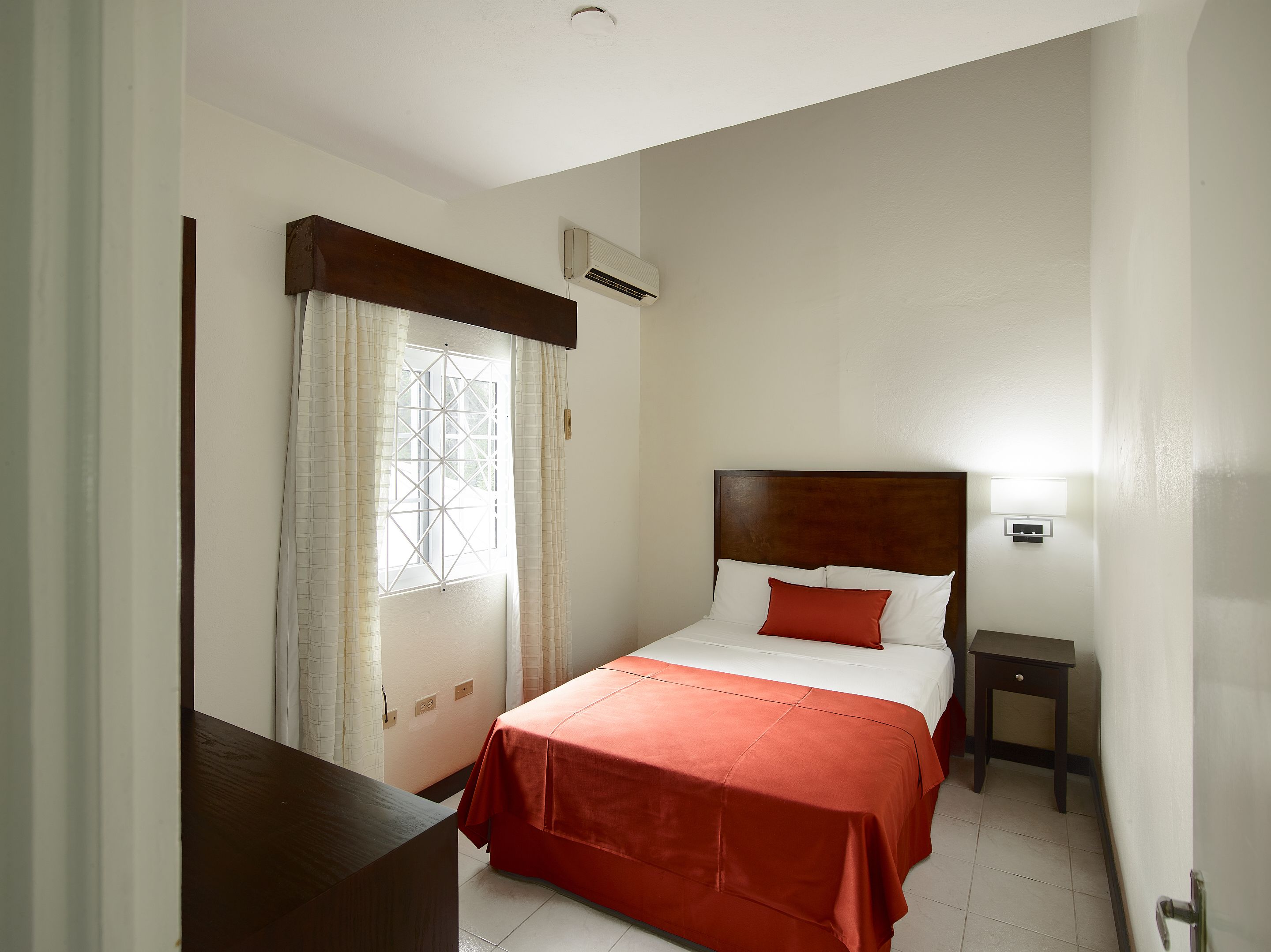 single room, 1 king bed, private bathroom | blackout curtains, free wifi, bed sheets, wheelchair access