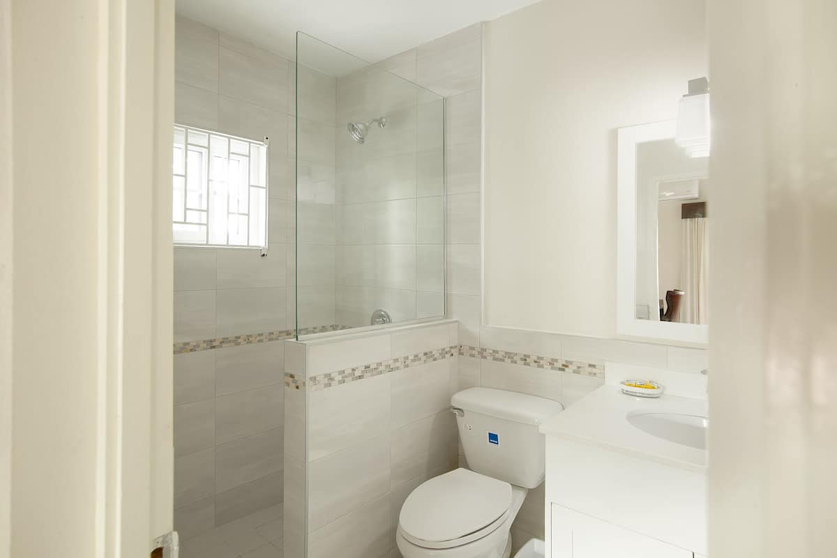 towels, soap, toilet paper