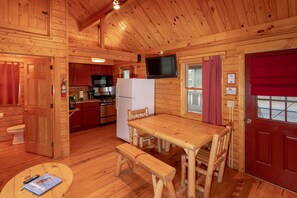 تناول الطعام داخل الغرفة