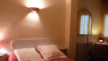 Desk, iron/ironing board, free WiFi, bed sheets