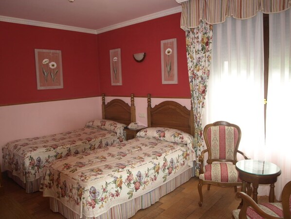 Habitación con 1 cama matrimonial o 2 individuales | Wifi gratis 