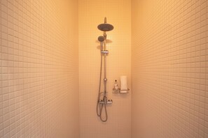 Standard-Apartment, Terrasse | Badezimmer