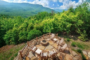 Cabin, 4 Bedrooms | Outdoor dining