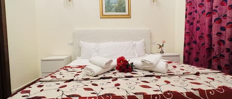 Deluxe Double Room | Minibar, desk, laptop workspace, free WiFi