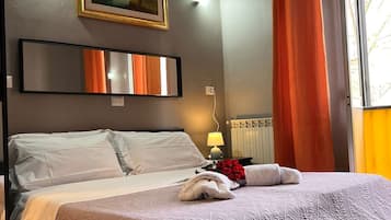 Rom – deluxe | Minibar, skrivebord, skrivebord for bærbar PC og wi-fi (inkludert)