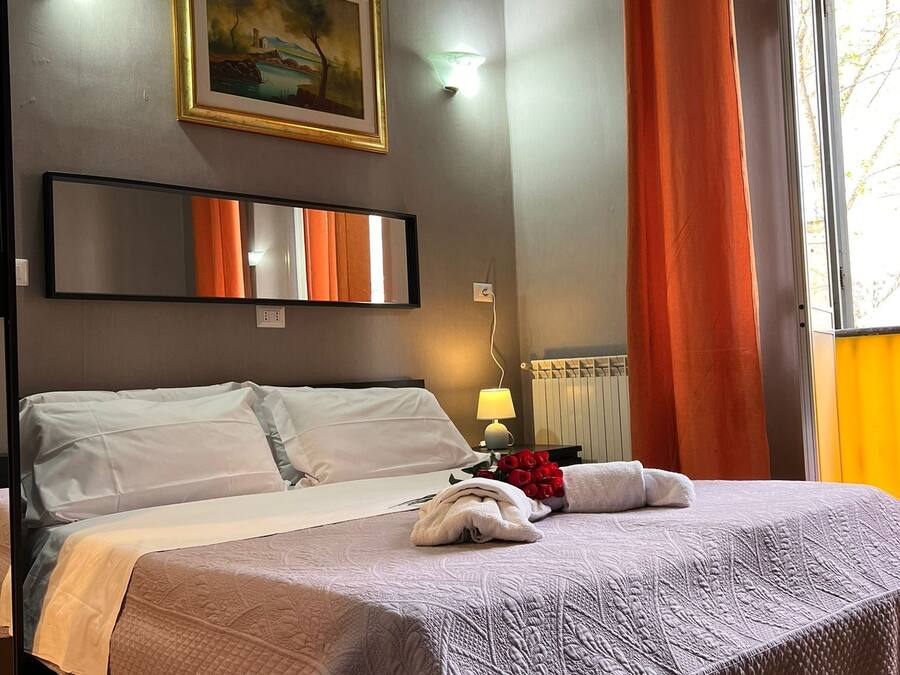 Deluxe Room | Minibar, desk, laptop workspace, WiFi (free)