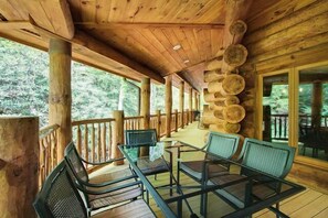 House, 4 Bedrooms | Balcony