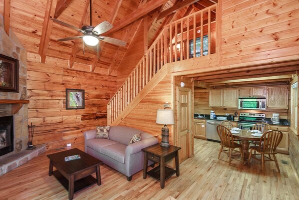 Cabin, Bathtub ( Love Leigh ( 1 Bedroom cabin )) | Living area