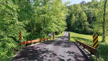 Cabin, 1 Bedroom | Property grounds