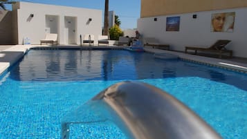 Outdoor pool, pool loungers