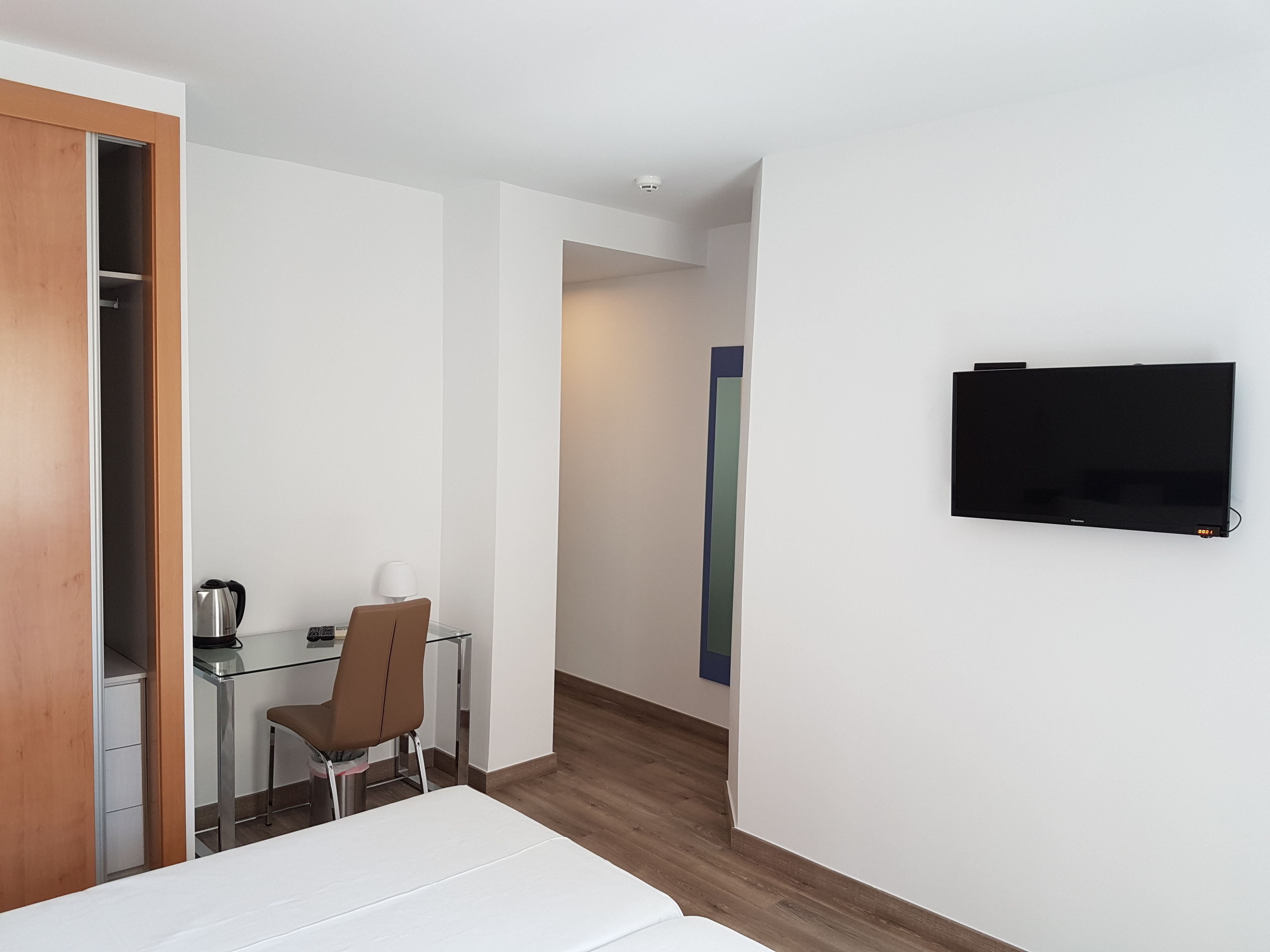 double or twin room | 1 bedroom, in-room safe, desk, free wifi