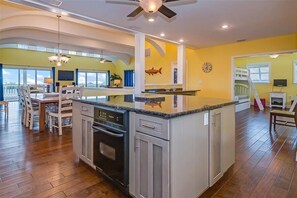 Rumah, 5 kamar tidur | Dapur pribadi | Lemari es, microwave, oven, dan kompor