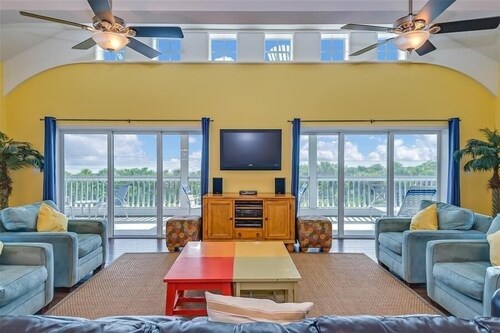 S-200 Seabreeze Ct 5 Bedroom Home by RedAwning