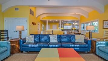 House, 5 Bedrooms | Living room | Flat-screen TV, books, stereo