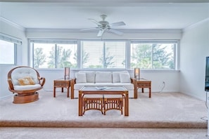 House, 3 Bedrooms | Living room