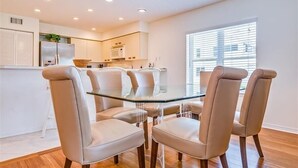 House, 3 Bedrooms | Private kitchen
