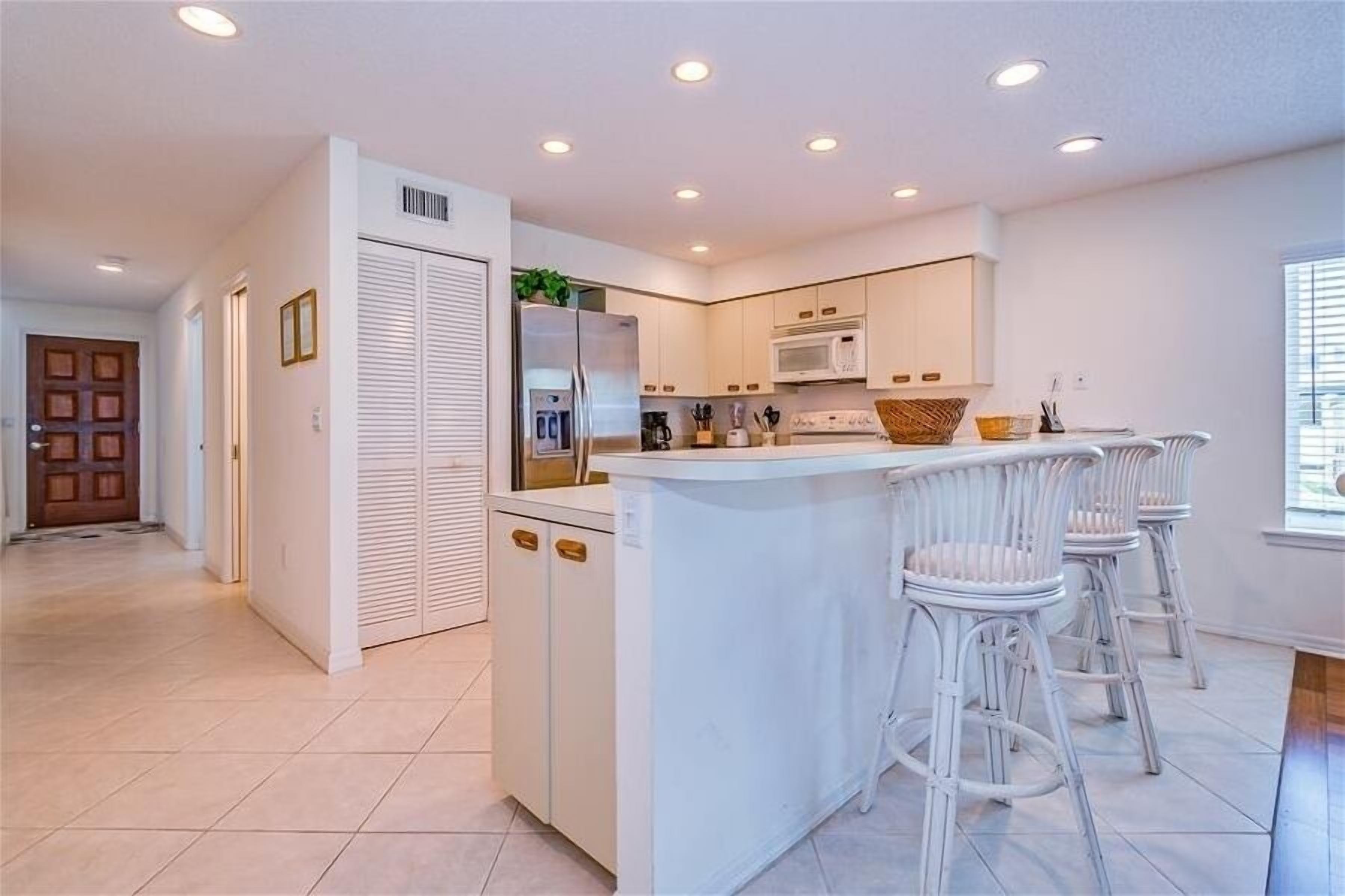 House, 3 Bedrooms | Private kitchen | Fridge, microwave, coffee/tea maker