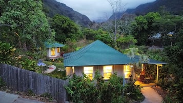 Romantic Cottage Hot Tub, Private Kitchen, No Breakfast Provided | Resort view