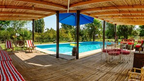 Seasonal outdoor pool - Hotel Hoja de Parra (Santa Cruz)