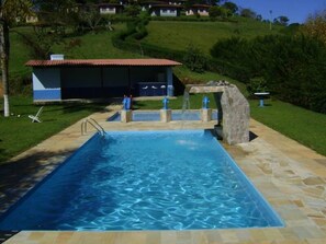 Indoor pool, 3 outdoor pools, pool loungers
