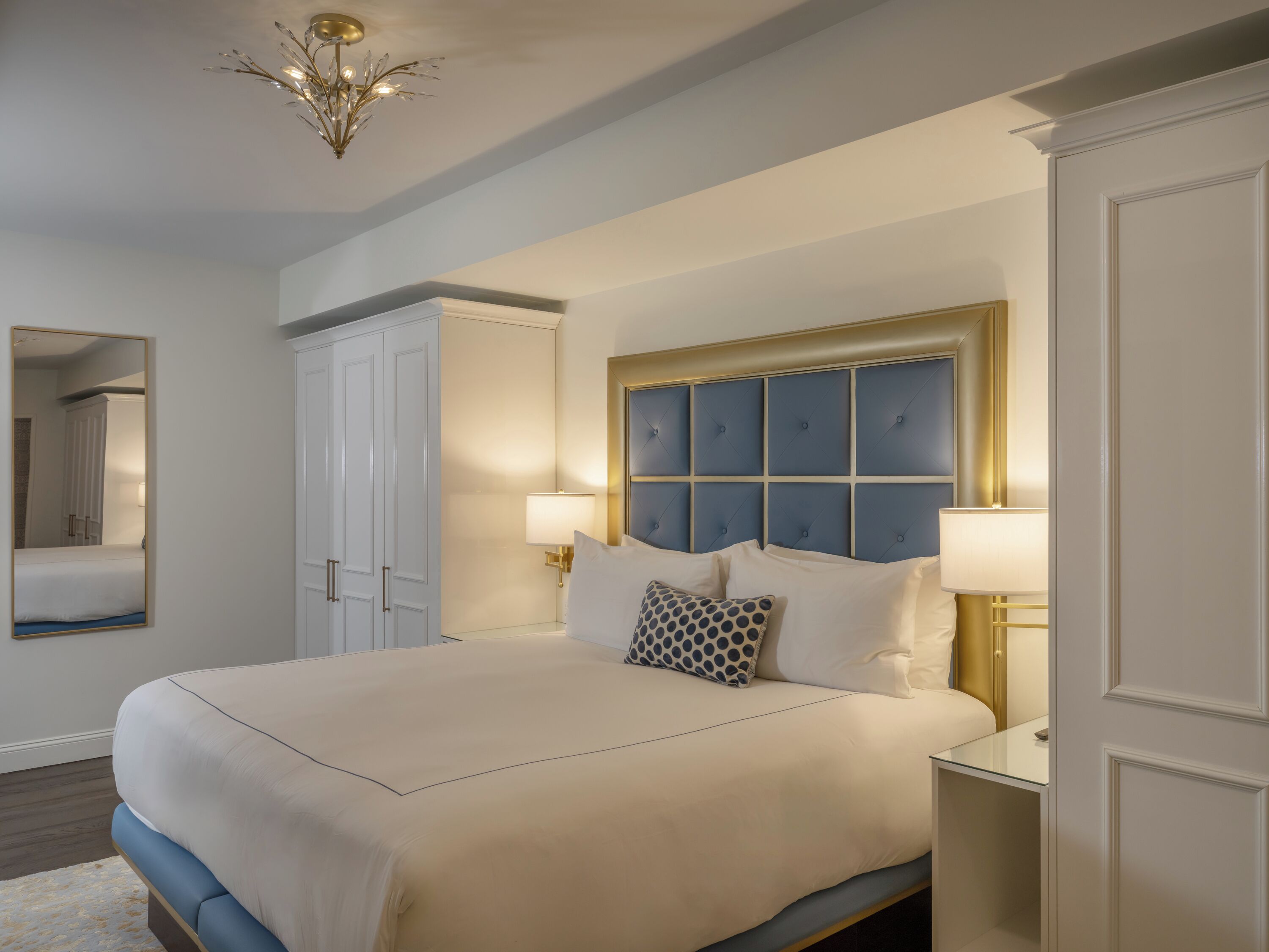 Suite (Governors) | Frette Italian sheets, premium bedding, down comforters, pillowtop beds