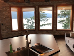 House, Lake View (Carriage House) | Living area