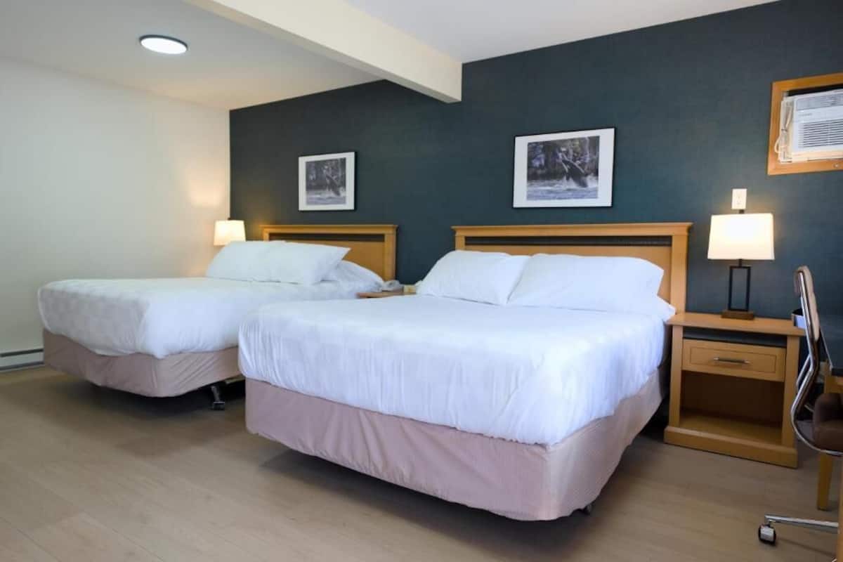Desk, laptop workspace, free WiFi, bed sheets